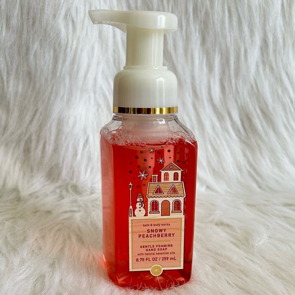 NEW Bath and Body Works SNOWY PEACHBERRY Gentle Foaming Hand Soap